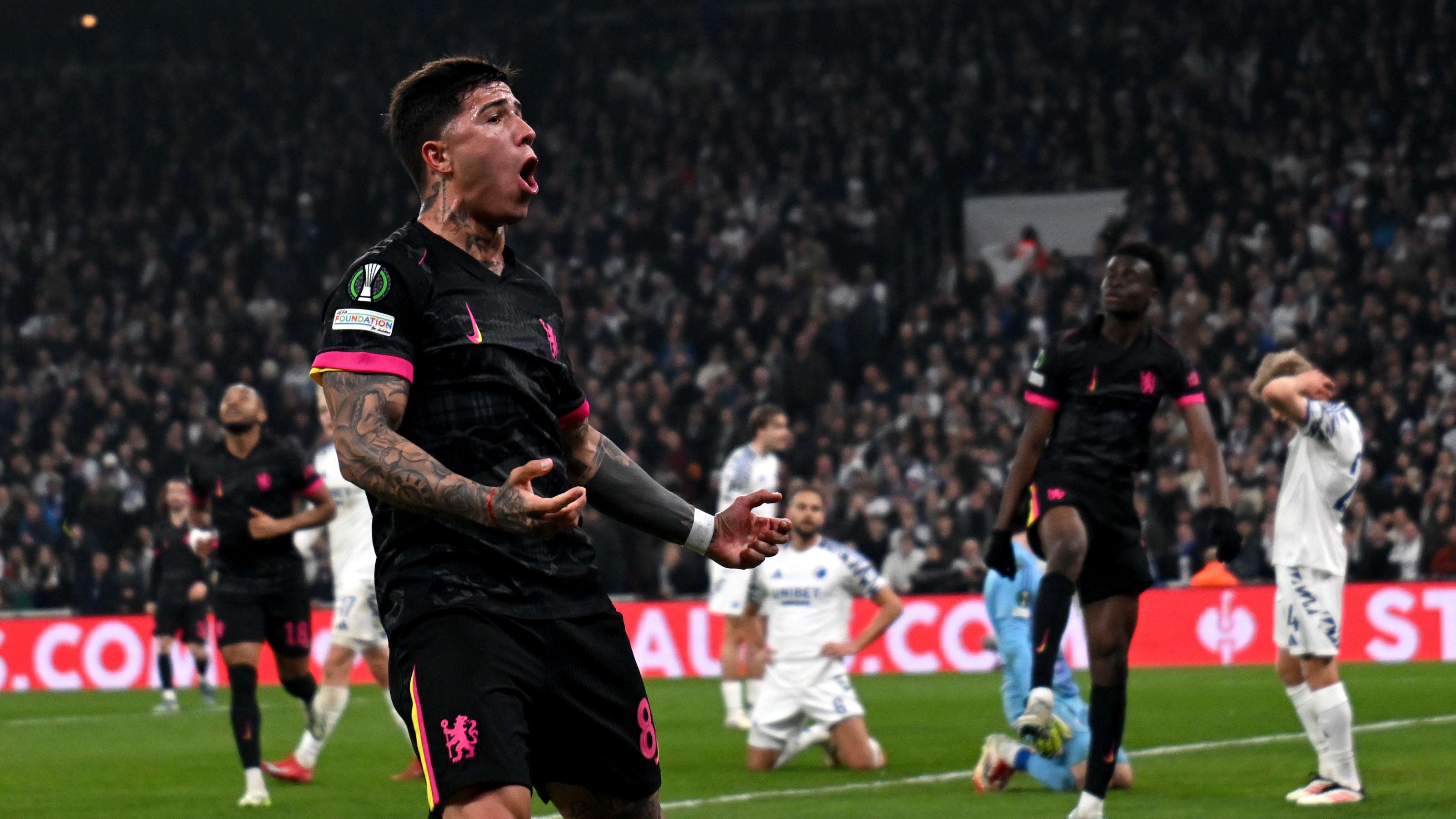 梅西离开巴萨后任意球火力全开 巴萨则尴尬遭遇零进球困境